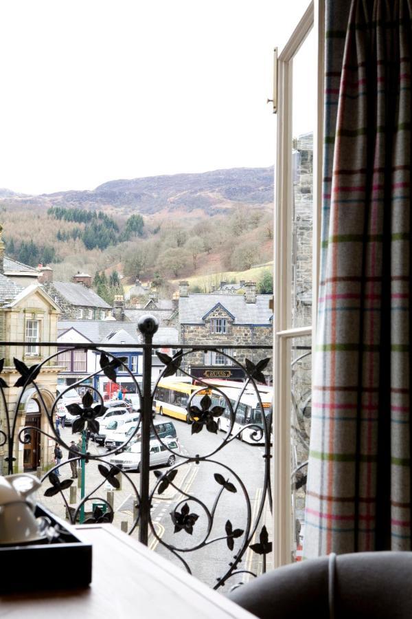 Royal Ship Hotel Dolgellau Exterior photo